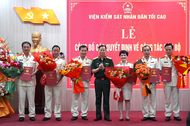 Bổ nhiệm viện trưởng c&ugrave;ng 6 viện ph&oacute; Viện KSND tỉnh Quảng Trị (mới)- Ảnh 2.