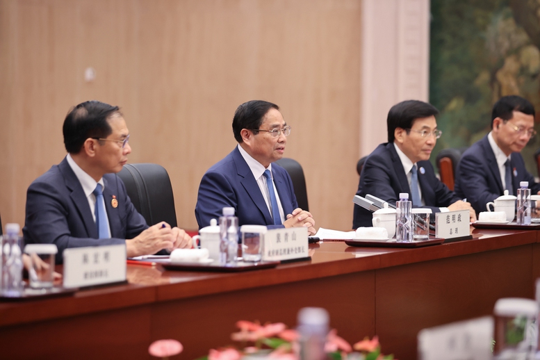 Thủ tướng Phạm Minh Ch&iacute;nh hội đ&agrave;m với Thủ tướng Trung Quốc L&yacute; Cường- Ảnh 2.