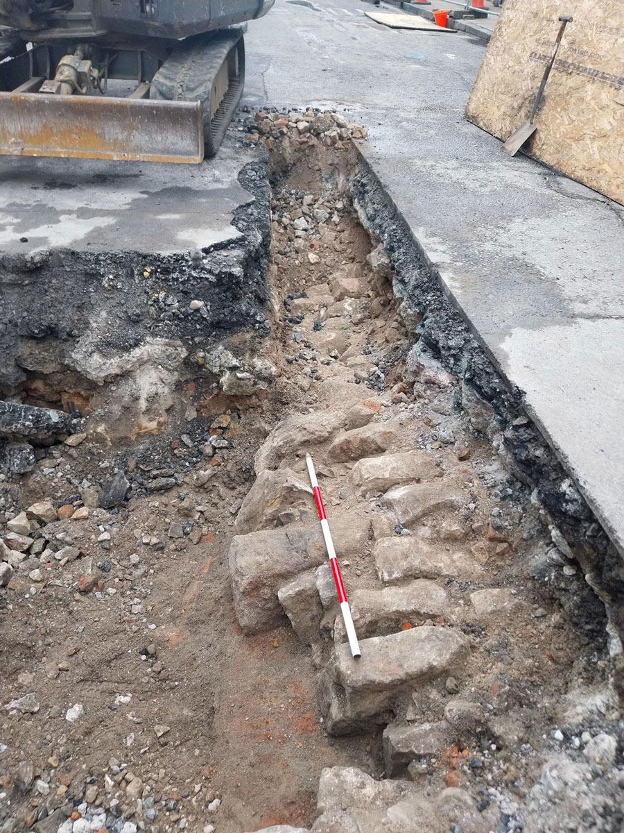 Anh: Bệnh viện 900 năm tuổi hiện ra giữa nh&agrave; h&aacute;t ho&agrave;ng gia - Ảnh 3.