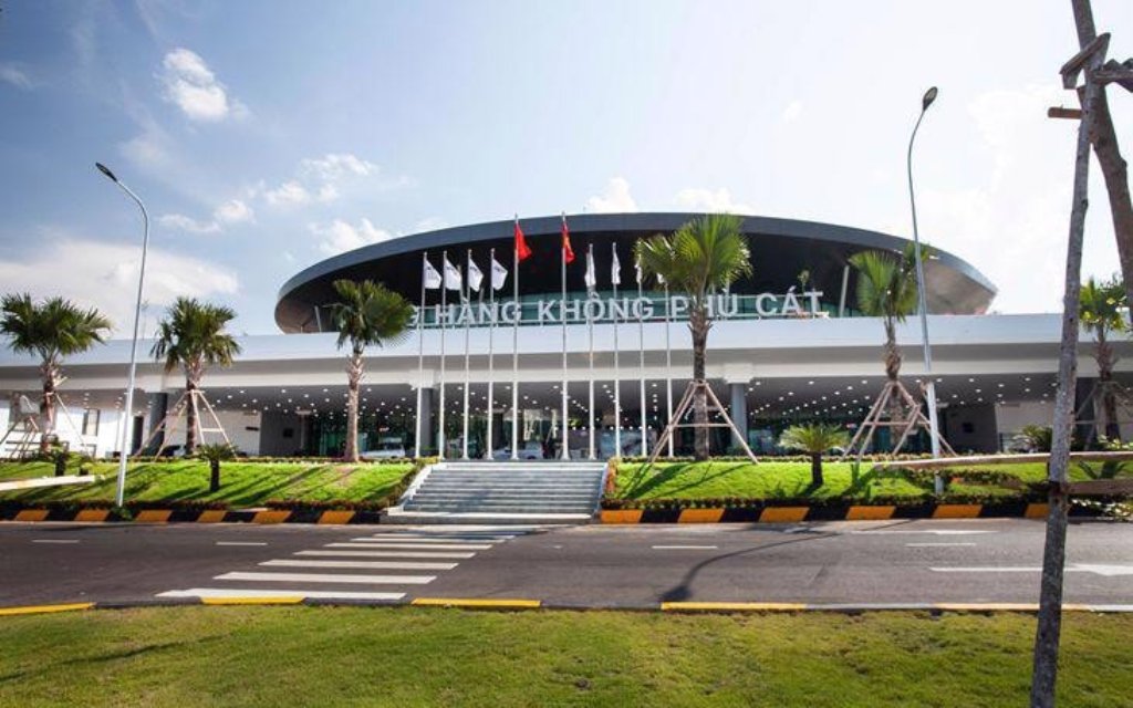 Triển khai bay đêm tại sân bay Phù Cát