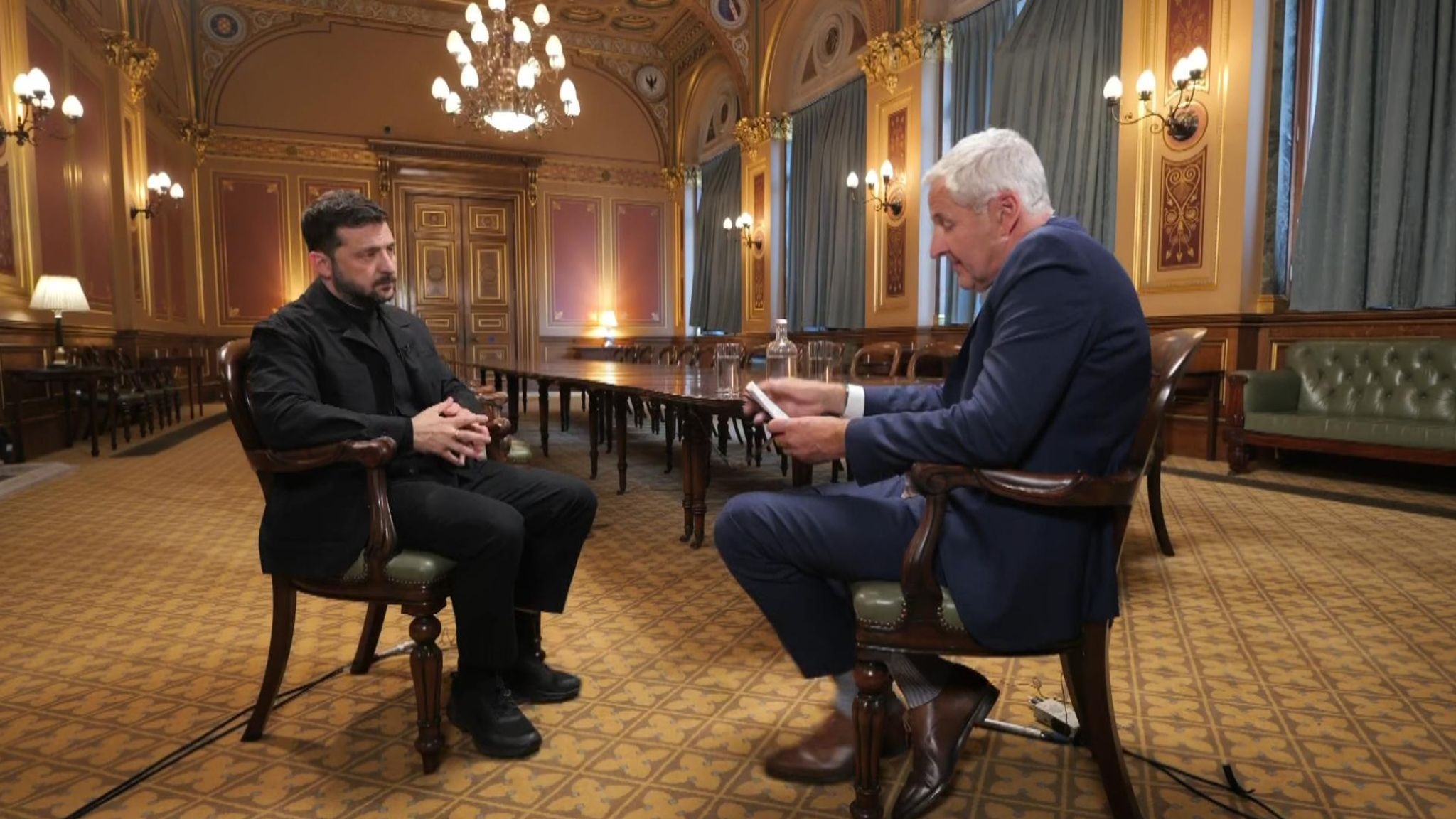 Ukraine ph&aacute; &acirc;m mưu &aacute;m s&aacute;t Tổng thống Zelensky- Ảnh 1.
