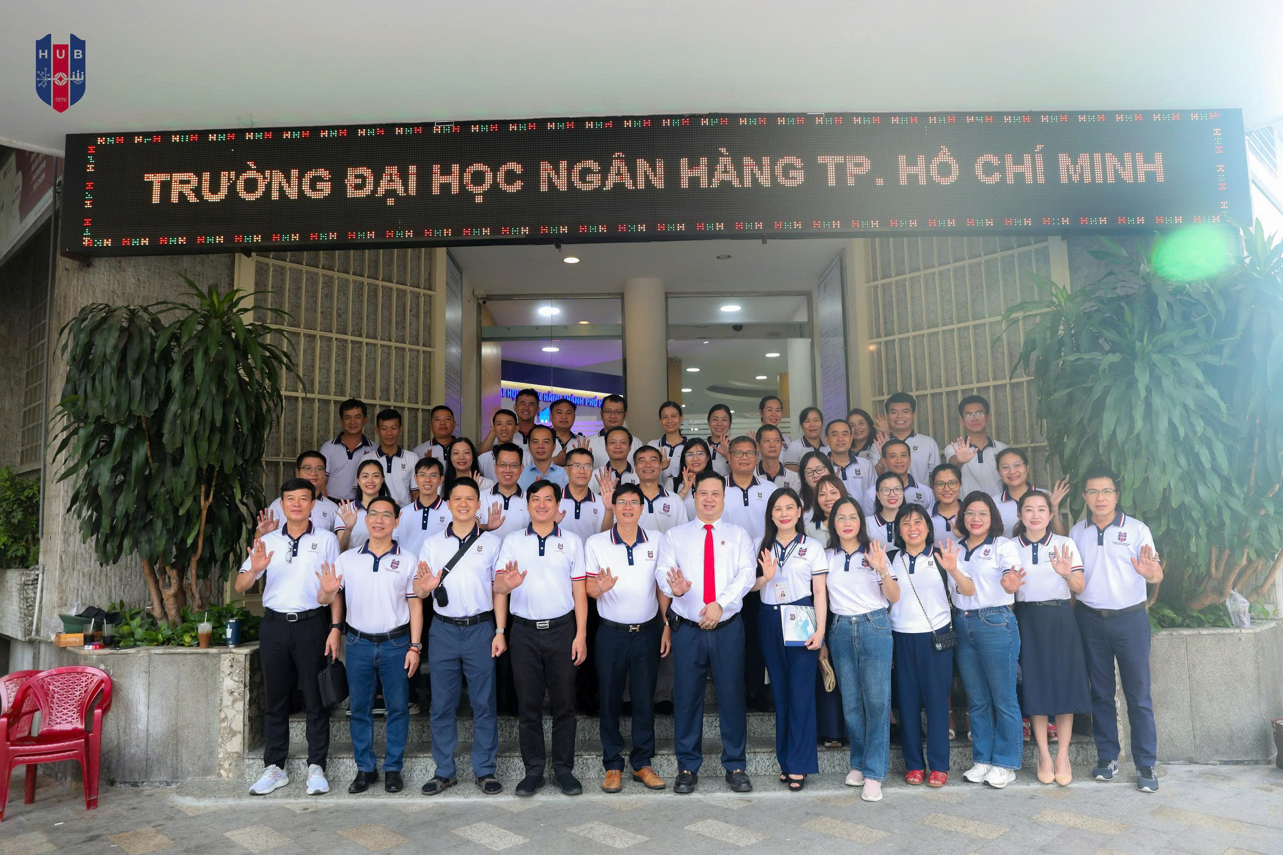 Giảng viên TP HCM phấn khởi lên đường làm nhiệm vụ đặc biệt - Ảnh 3.