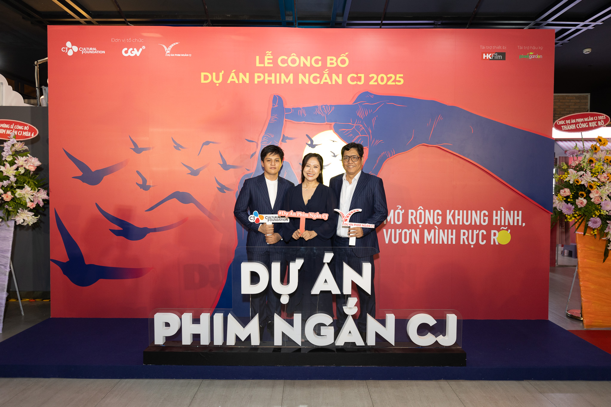 Thanh Thúy - Đức Thịnh đưa con đến cuộc thi phim ngắn- Ảnh 1.