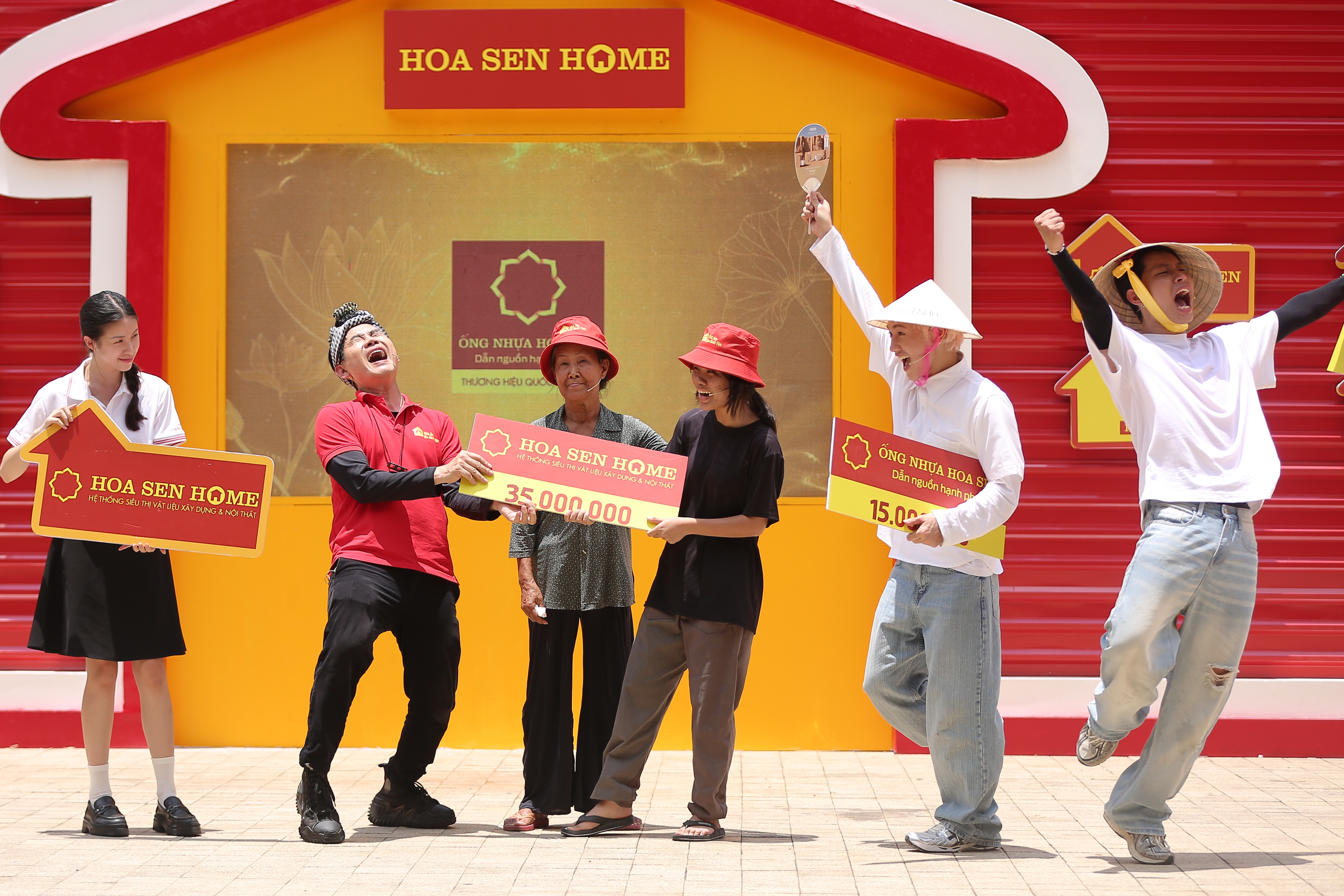 D&agrave;n nghệ sĩ tham gia ghi h&igrave;nh "M&aacute;i ấm gia đ&igrave;nh Việt"- Ảnh 5.