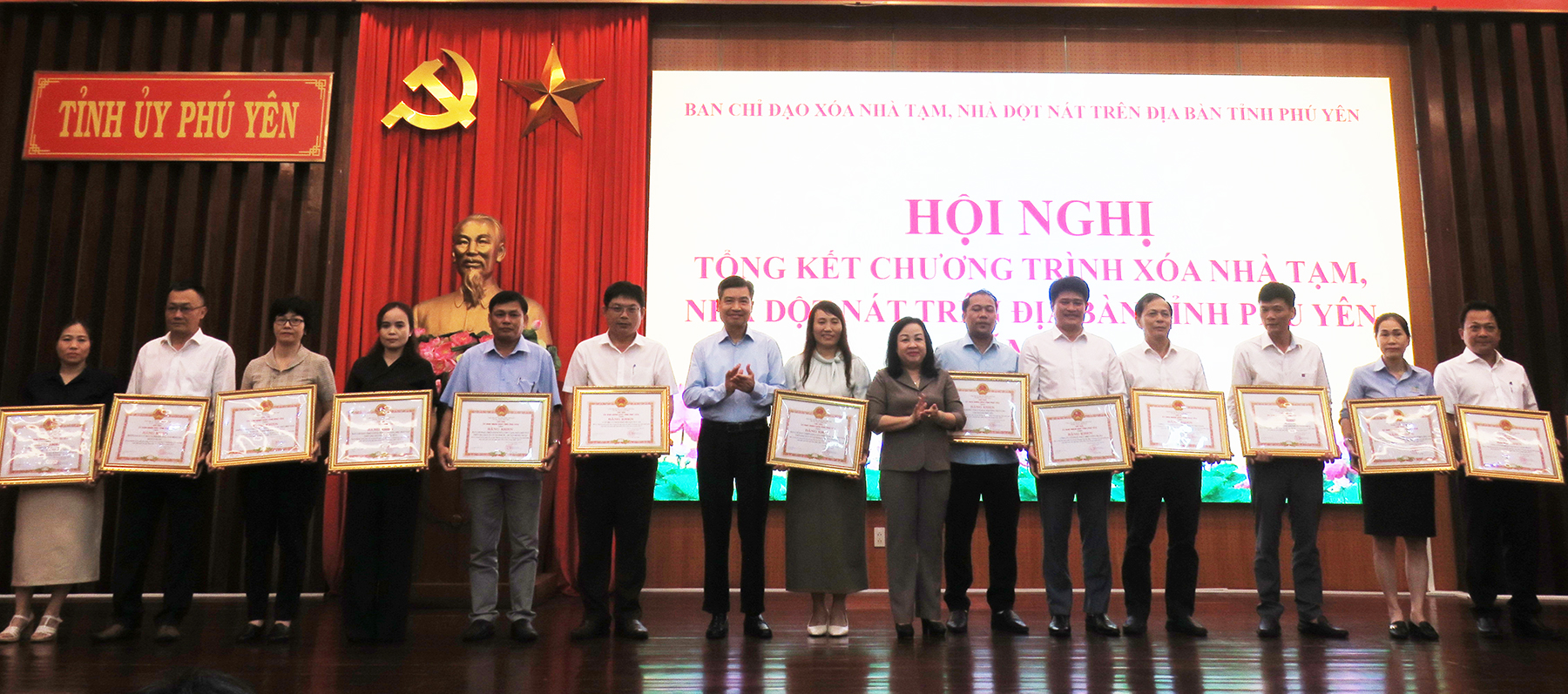 Ph&uacute; Y&ecirc;n: Ho&agrave;n th&agrave;nh hơn 2.200 nh&agrave; tạm, nh&agrave; dột n&aacute;t - Ảnh 1.