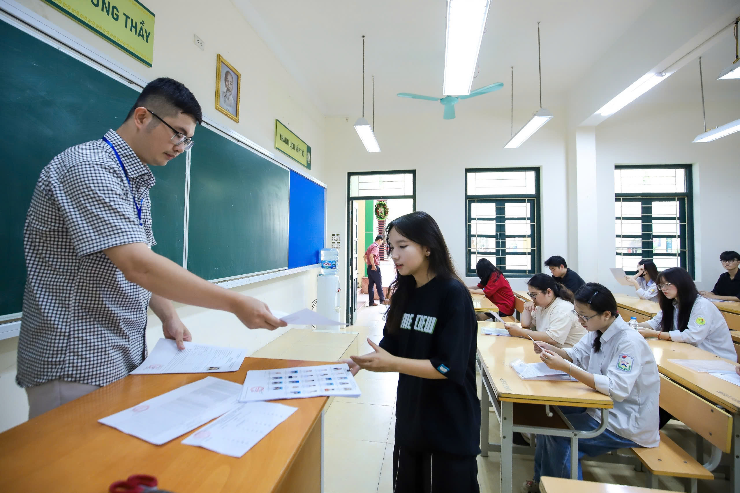 Gần 1,17 triệu thí sinh cả nước làm thủ tục dự thi- Ảnh 6.