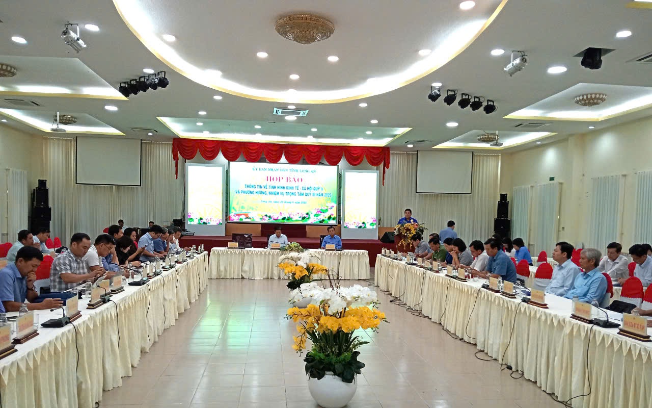 254 người từ Tây Ninh về TP Tân An làm việc sau sáp nhập với Long An