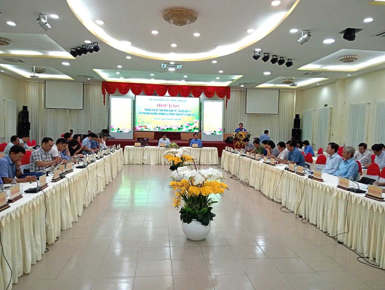 254 người từ T&acirc;y Ninh về TP T&acirc;n An l&agrave;m việc sau s&aacute;p nhập với Long An - Ảnh 1.