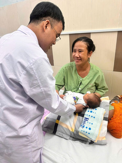 Hơn cả b&aacute;c sĩ, đ&oacute; l&agrave; &acirc;n nh&acirc;n! - Ảnh 1.