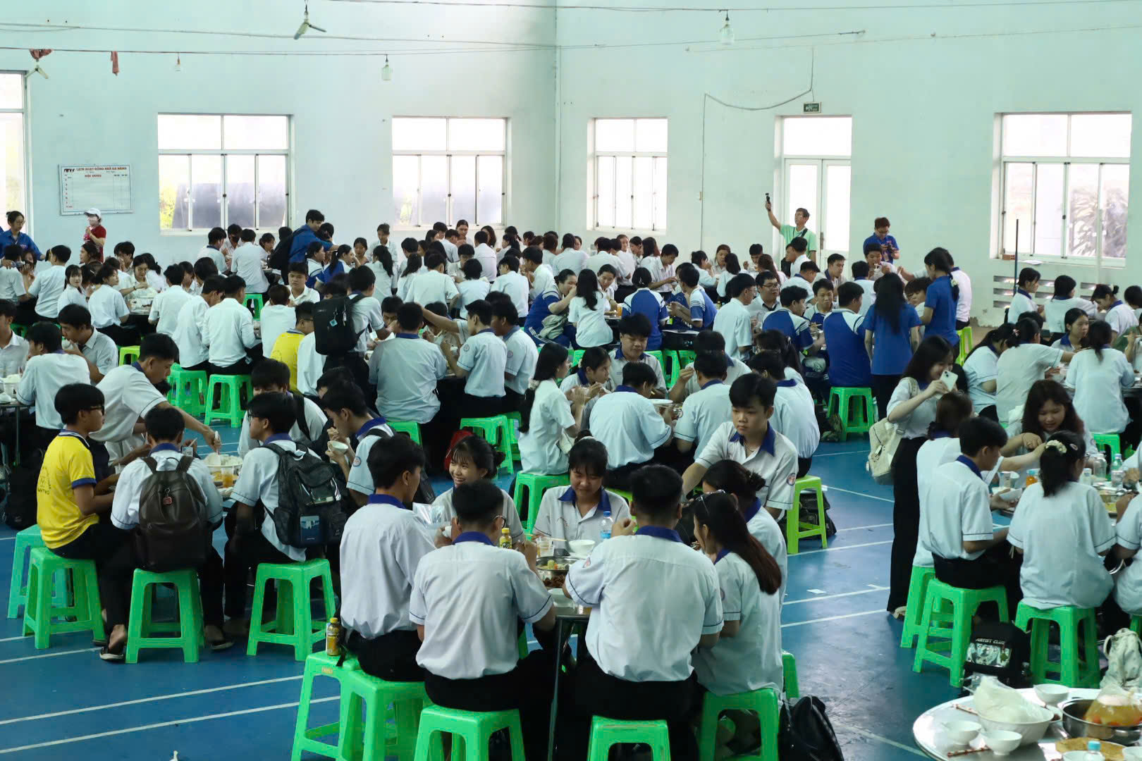 Nhiều trường ở Cần Thơ hỗ trợ suất ăn cho th&iacute; sinh thi tốt nghiệp THPT- Ảnh 3.