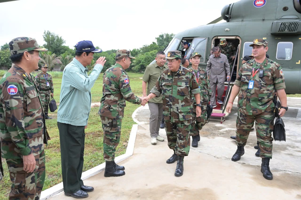 Ông Hun Sen đến biên giới với Thái Lan- Ảnh 1.