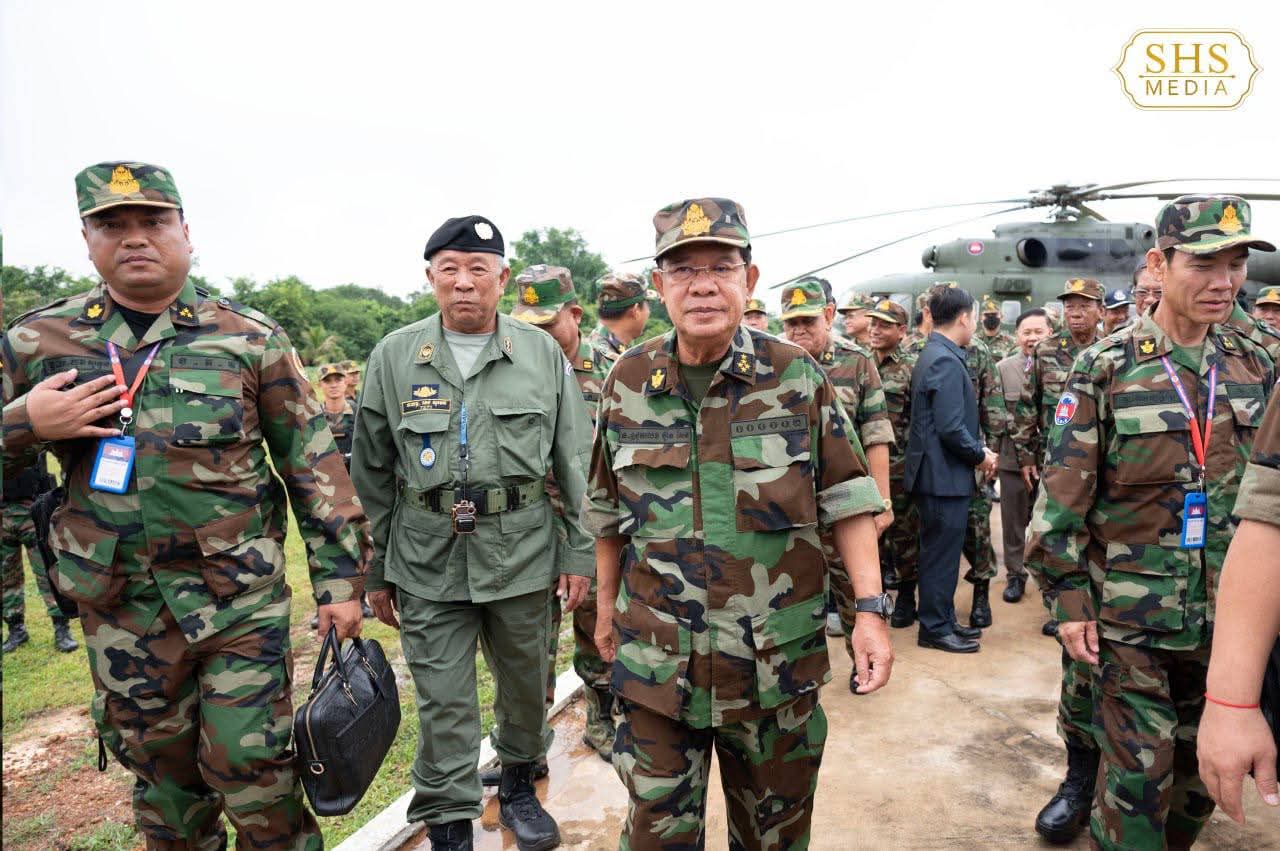 &Ocirc;ng Hun Sen đến bi&ecirc;n giới với Th&aacute;i Lan- Ảnh 2.