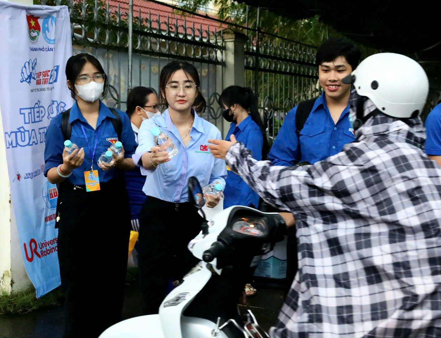 Nhiều trường ở Cần Thơ hỗ trợ suất ăn cho th&iacute; sinh thi tốt nghiệp THPT- Ảnh 5.