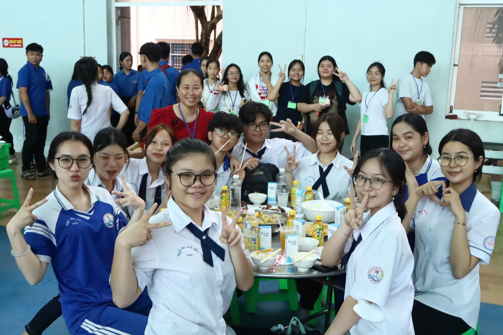 Nhiều trường ở Cần Thơ hỗ trợ suất ăn cho th&iacute; sinh thi tốt nghiệp THPT- Ảnh 1.