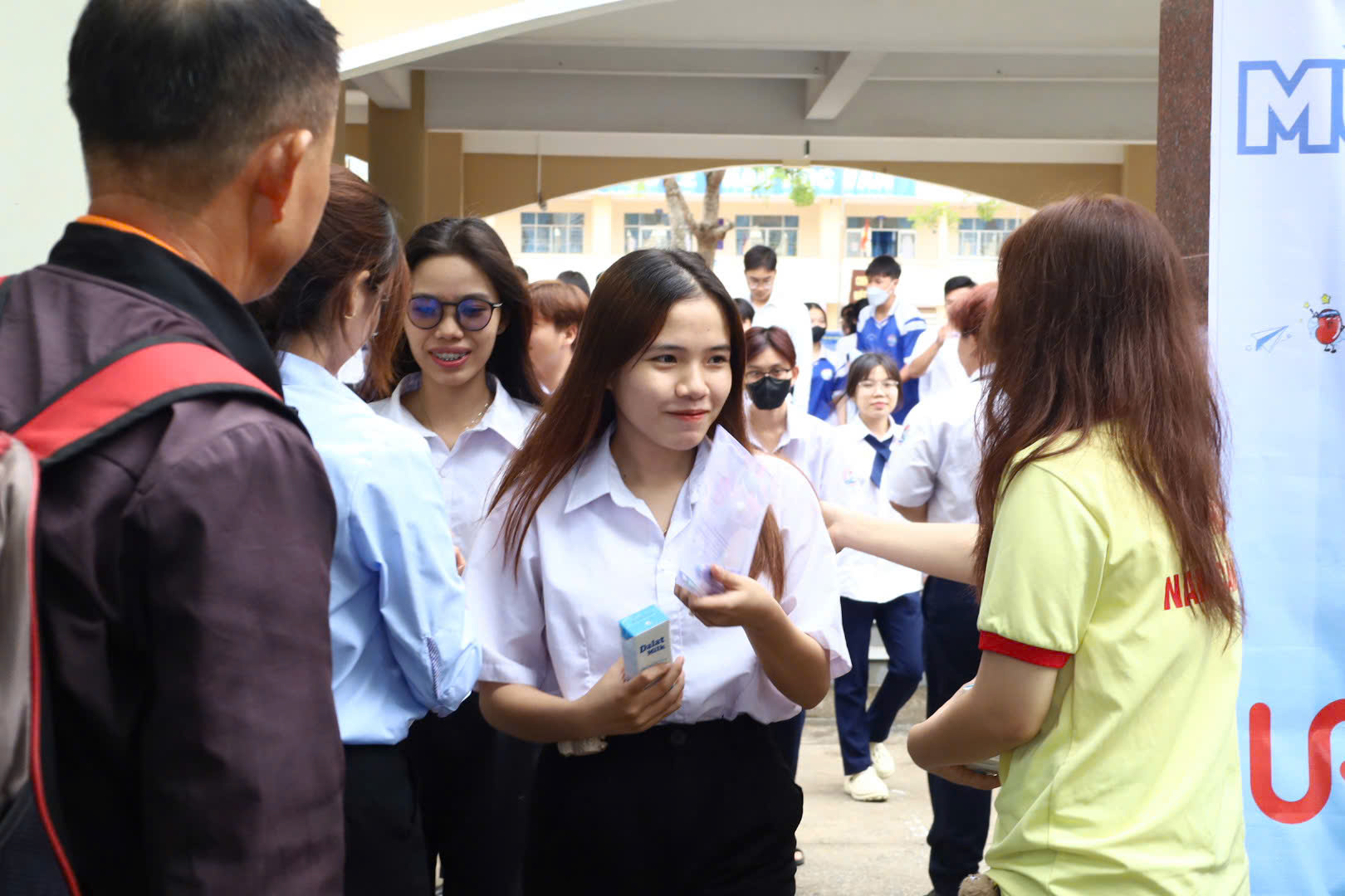 Nhiều trường ở Cần Thơ hỗ trợ suất ăn cho th&iacute; sinh thi tốt nghiệp THPT- Ảnh 6.