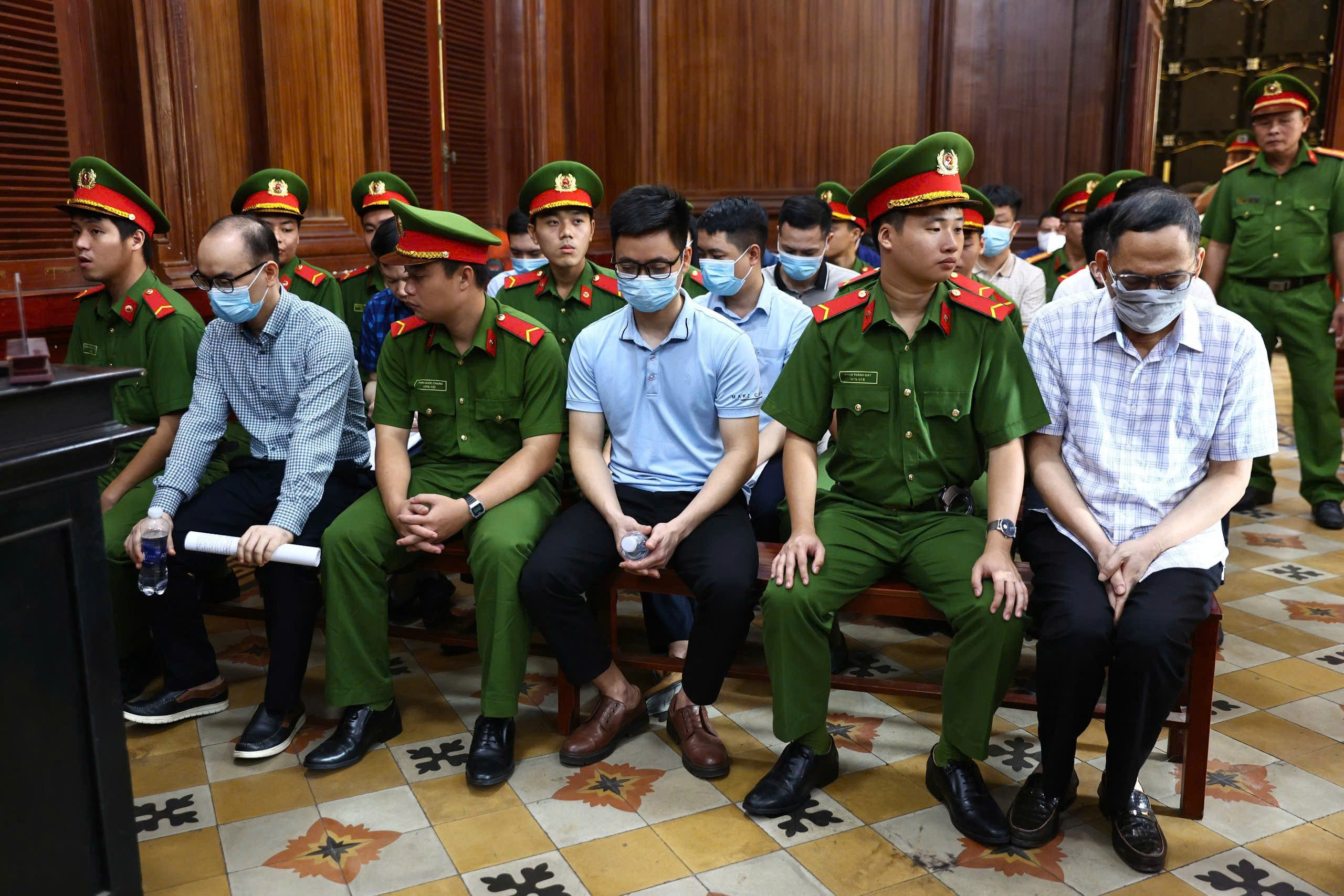 Cựu gi&aacute;m đốc Trung t&acirc;m L&yacute; lịch tư ph&aacute;p quốc gia bị tuy&ecirc;n phạt 17 năm t&ugrave;- Ảnh 1.