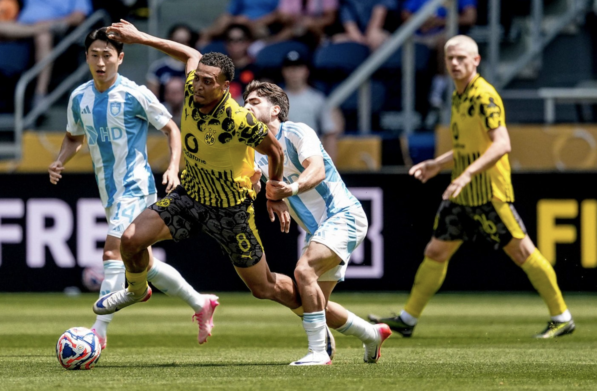 Em trai Bellingham tỏa sáng, Dortmund đánh chiếm ngôi đầu FIFA Club World Cup- Ảnh 1.