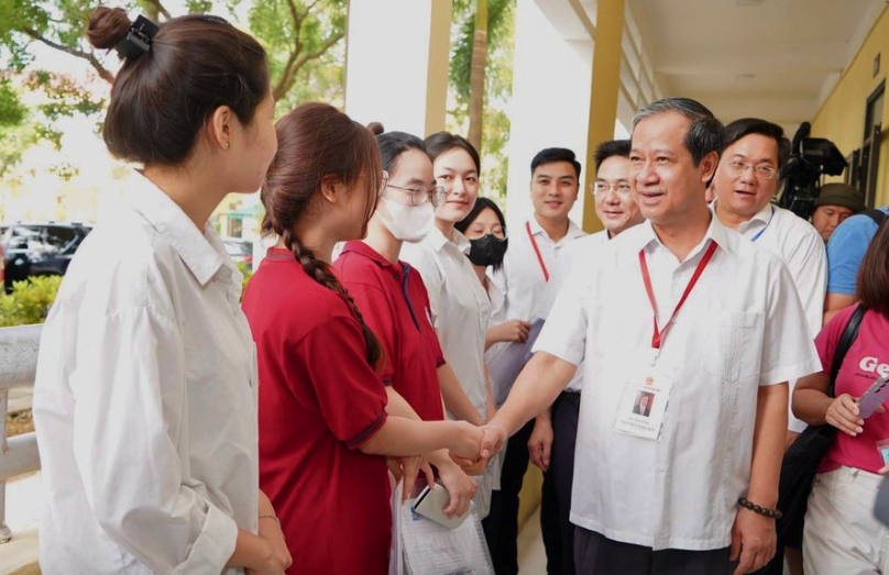 Cả nước c&oacute; 12 th&iacute; sinh vi phạm quy chế thi m&ocirc;n ngữ văn - Ảnh 1.