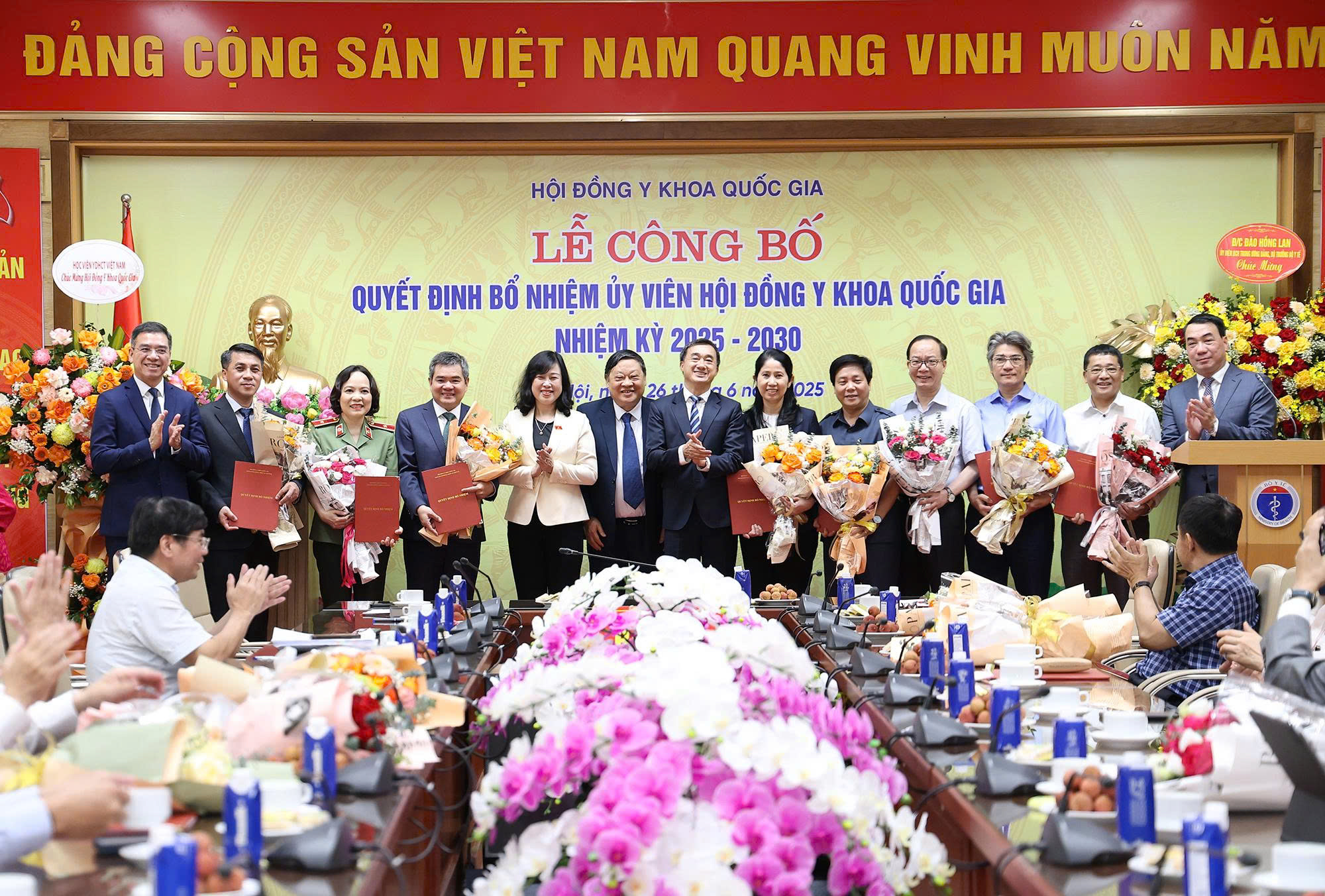  Chuẩn h&oacute;a h&agrave;nh nghề y từ năm 2027 - Ảnh 1.