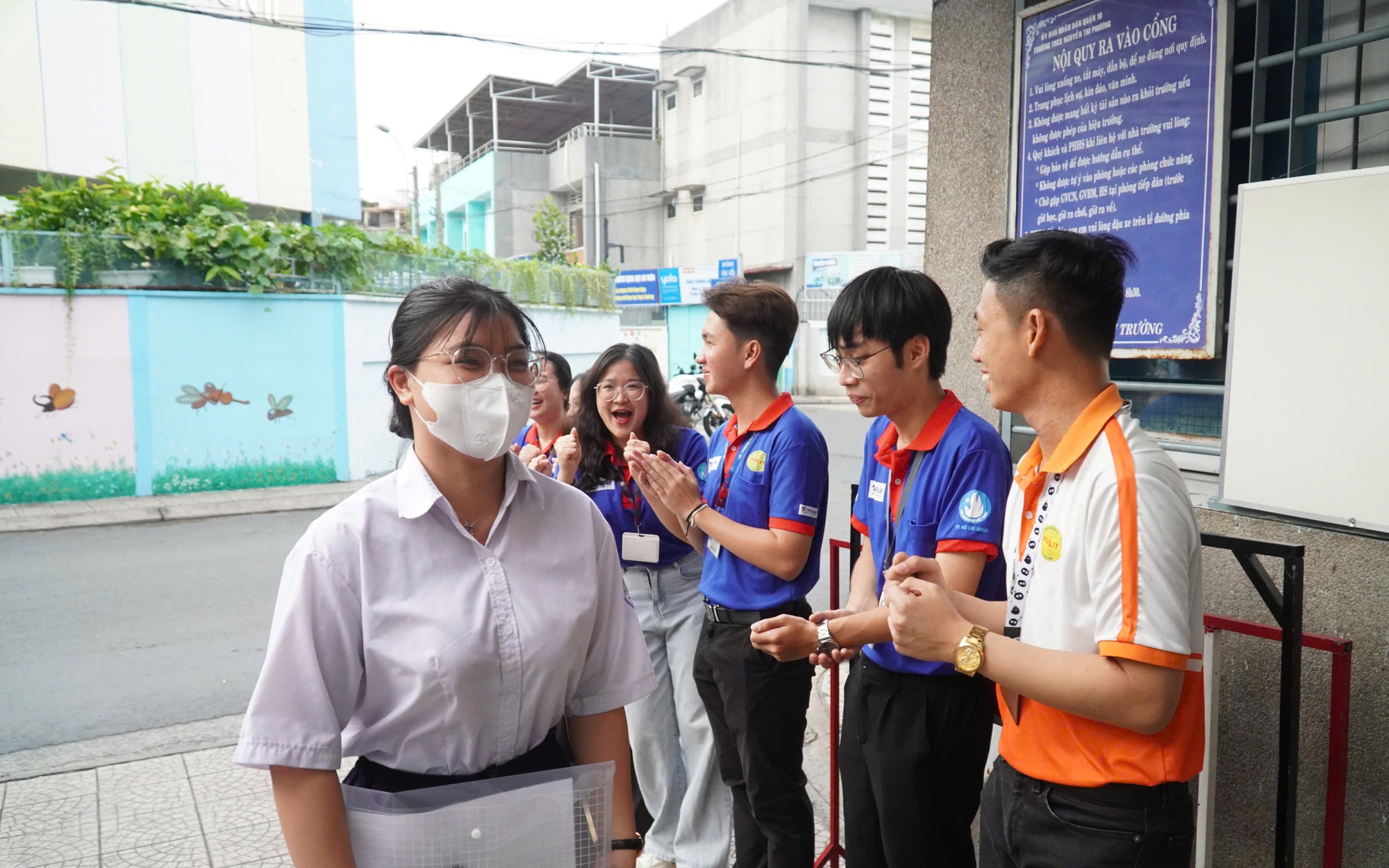 Thi tốt nghiệp THPT 2025: Một thí sinh đau bụng đi cấp cứu được xét đặc cách tốt nghiệp