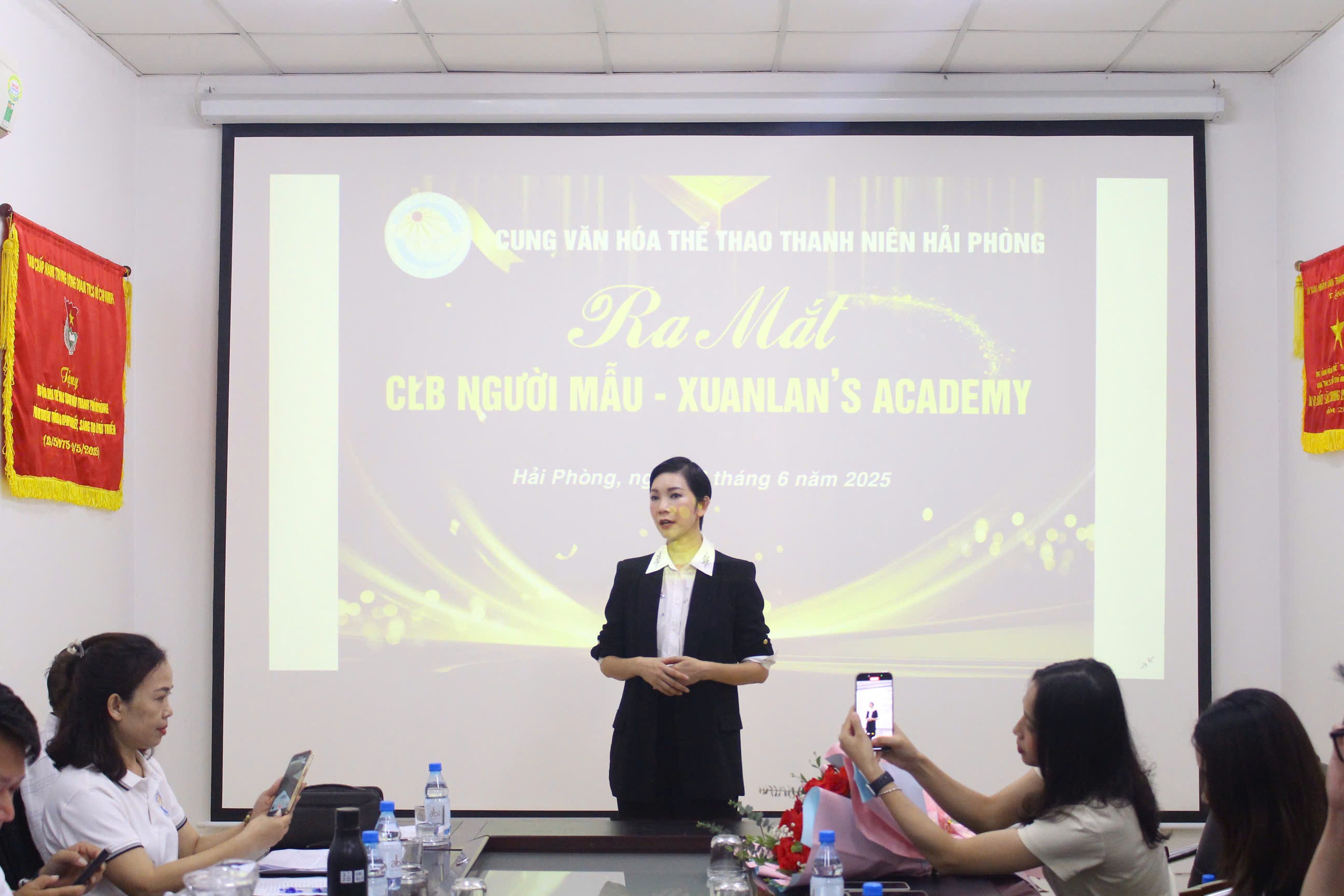 Siêu mẫu Xuân Lan thành lập CLB người mẫu Hải Phòng
- Ảnh 1.