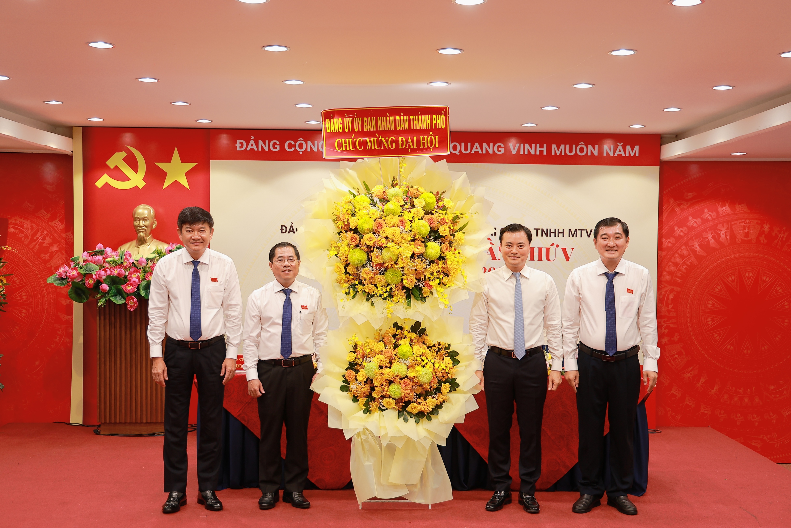 Xây dựng Đảng bộ vững mạnh, đưa SAWACO lên tầm cao mới- Ảnh 2.