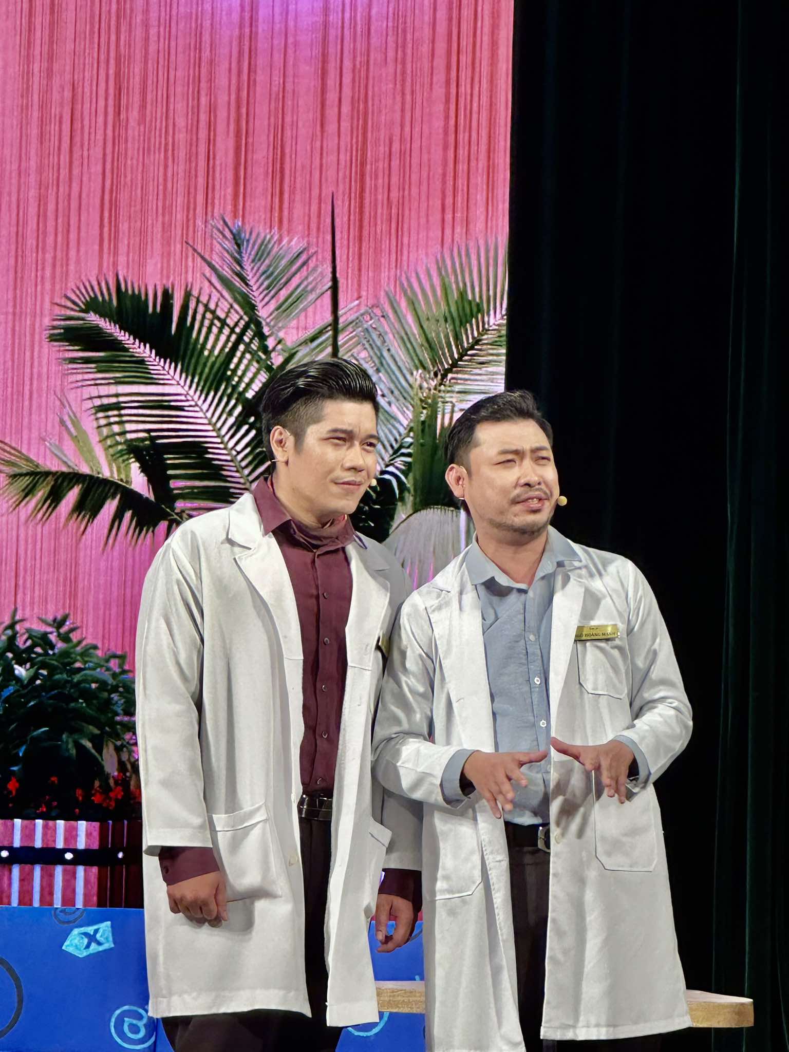 Lâm Vỹ Dạ, Minh Luân tạo ấn tượng manhj tại Hà Nội với vở "Một cuộc chiến khác" - Ảnh 5.