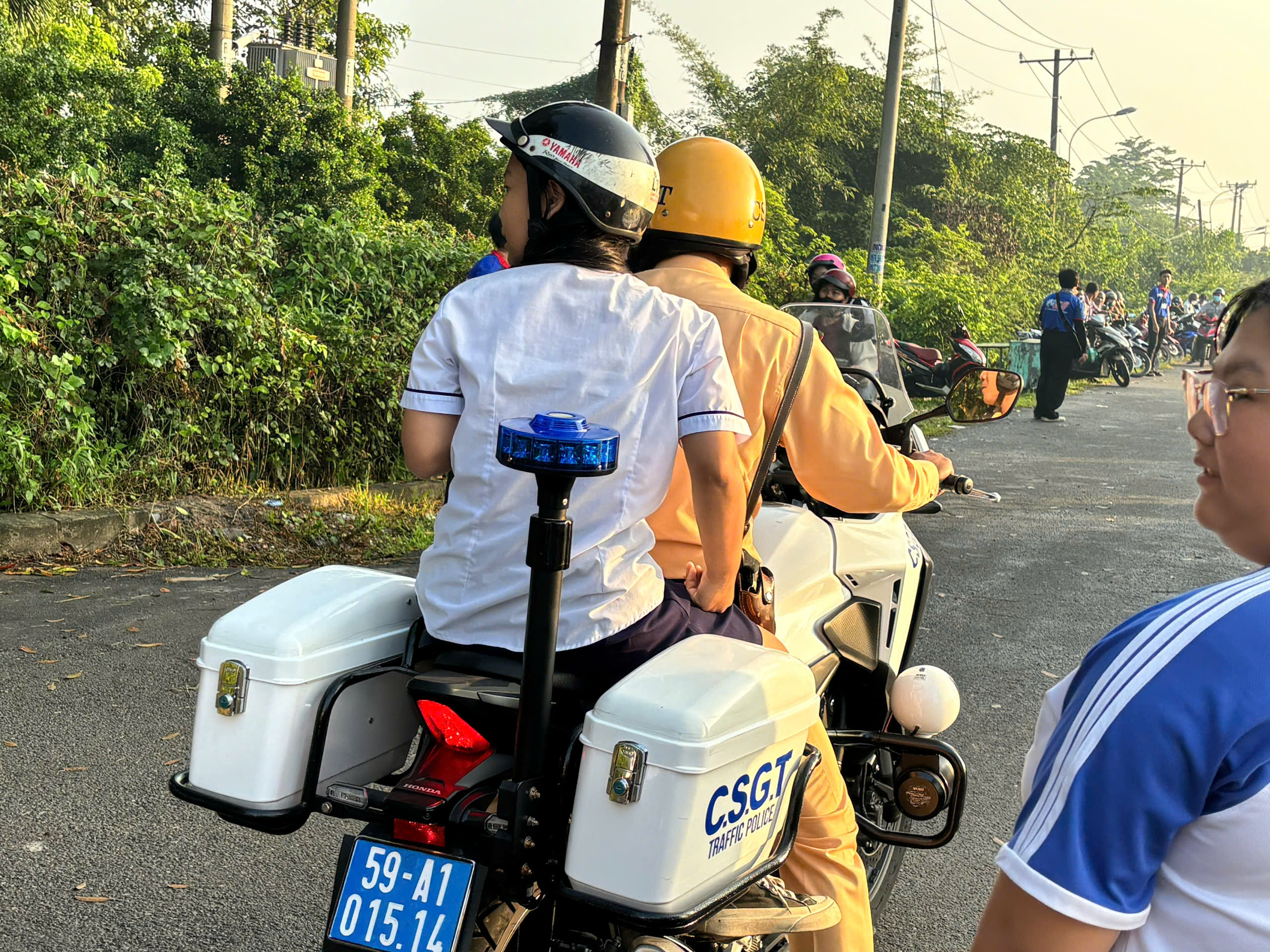 Ng&agrave;y thi thứ 2, hai học sinh ở TP HCM su&yacute;t kh&ocirc;ng được dự thi tốt nghiệp THPT- Ảnh 2.
