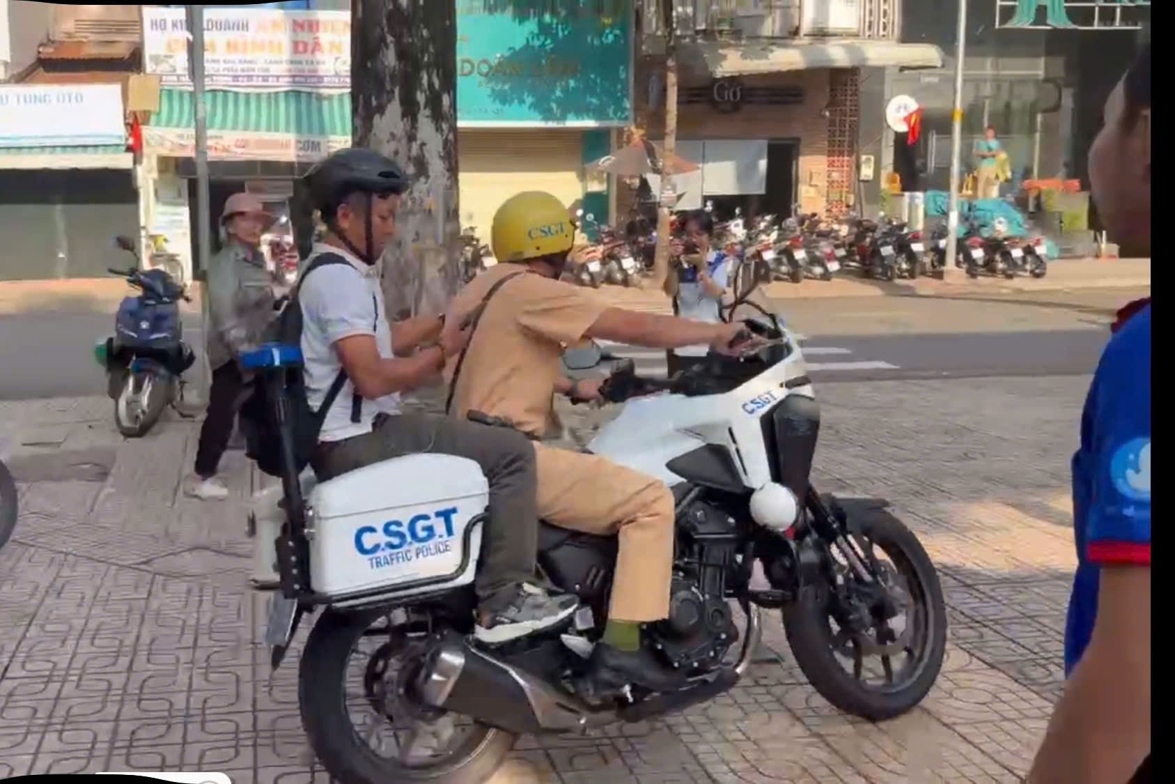 Ng&agrave;y thi thứ 2, hai học sinh ở TP HCM su&yacute;t kh&ocirc;ng được dự thi tốt nghiệp THPT- Ảnh 1.