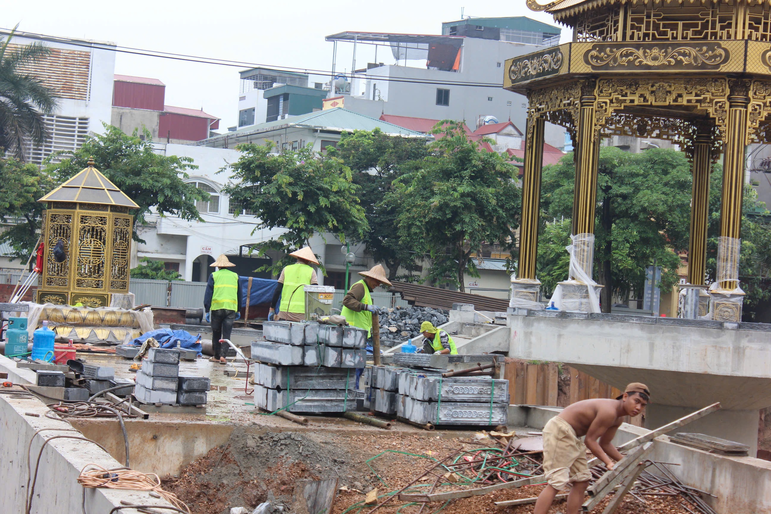 Cận cảnh đập d&acirc;ng trong qu&aacute; tr&igrave;nh "hồi sinh" s&ocirc;ng T&ocirc; Lịch- Ảnh 6.