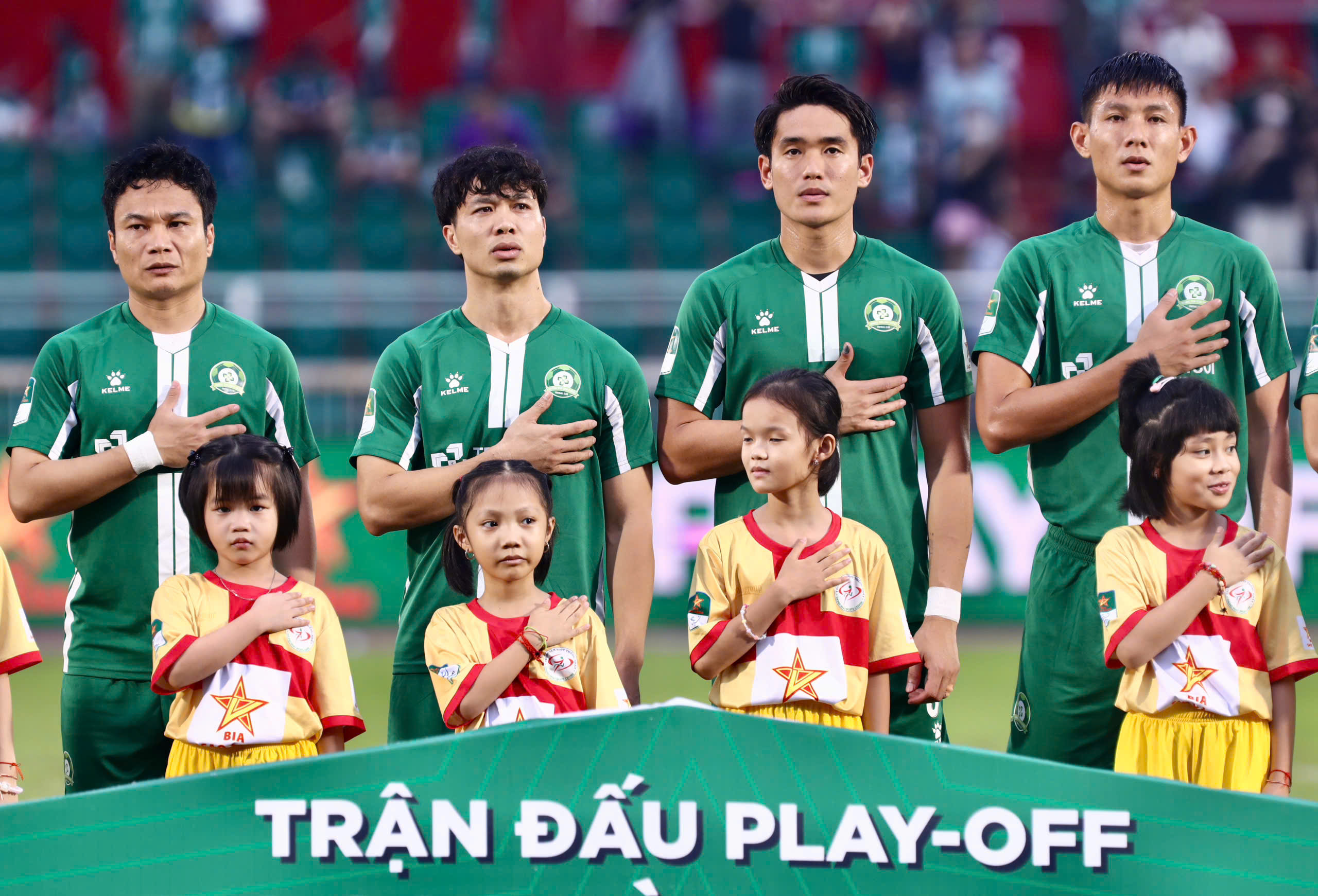 C&uacute; s&uacute;t 11 m hỏng ăn của C&ocirc;ng Phượng v&agrave; th&aacute;i độ của &ocirc;ng bầu- Ảnh 13.