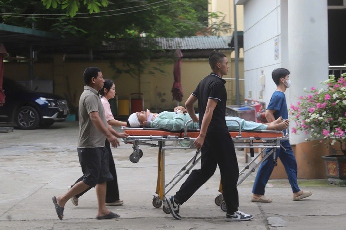 Nhìn lại kỳ thi tốt nghiệp THPT 2025: Đề thi mới có "dễ thở"? - Ảnh 21.