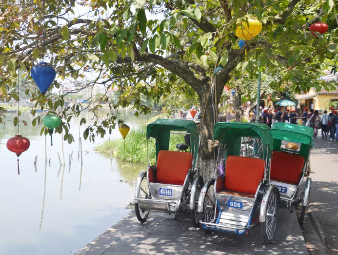 Must-see sights, street food tours and fine dining in Da Nang - Ảnh 6.