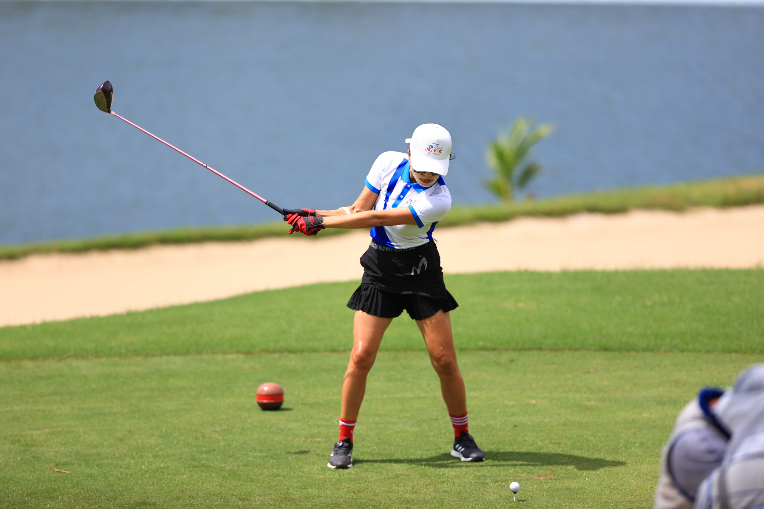 Những hình ảnh tranh tài ấn tượng tại Giải Golf "Tôi yêu Việt Nam" lần 3 - năm 2025- Ảnh 32.