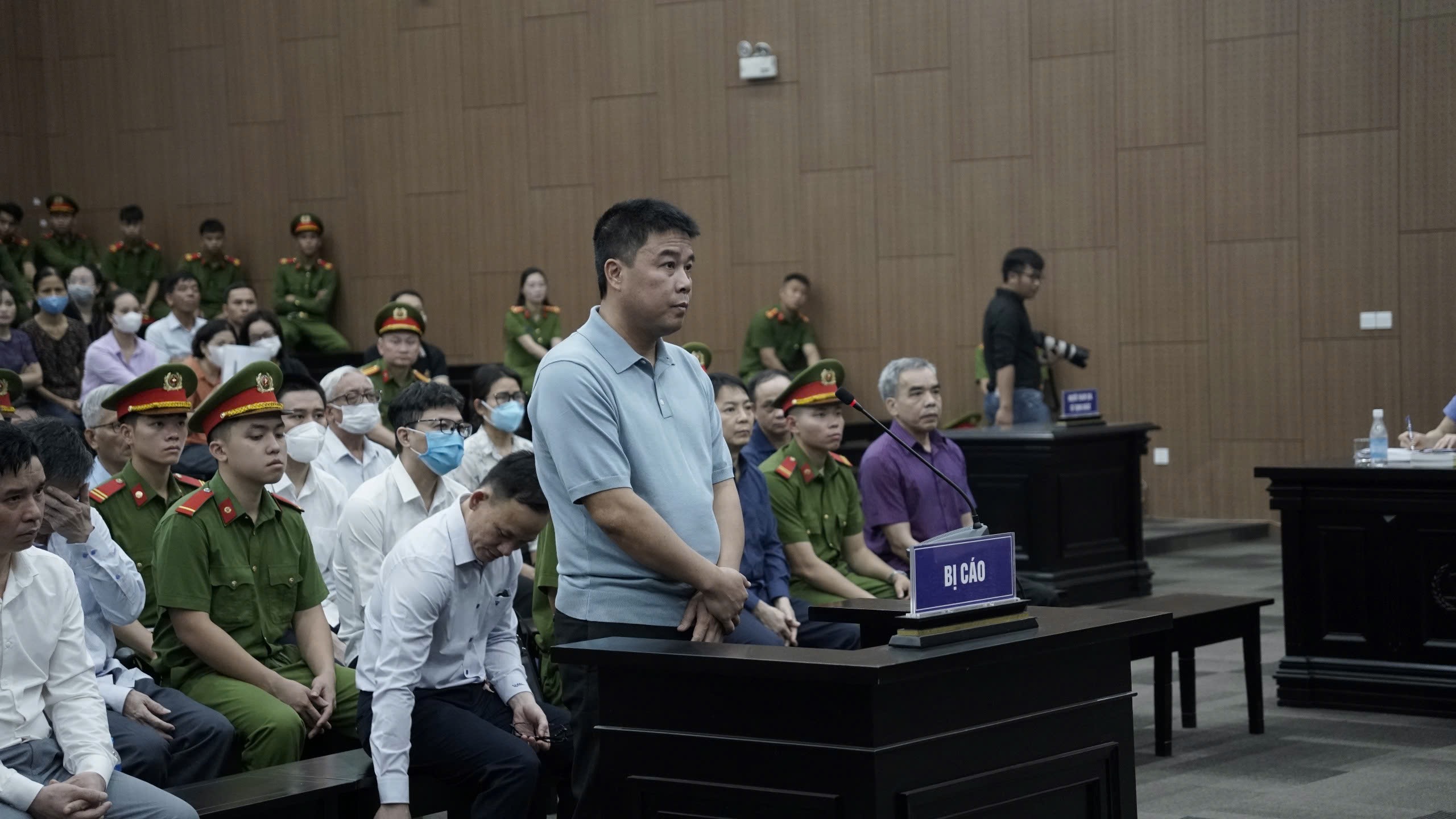 Nguyễn Văn Hậu nói từng có 10.000 cây vàng, nhưng đã làm từ thiện phần lớn - Ảnh 1.