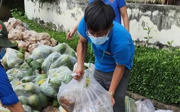 Nghiên cứu phương án hỗ trợ cán bộ Công đoàn chuyên trách diện hợp đồng bị ảnh hưởng việc làm