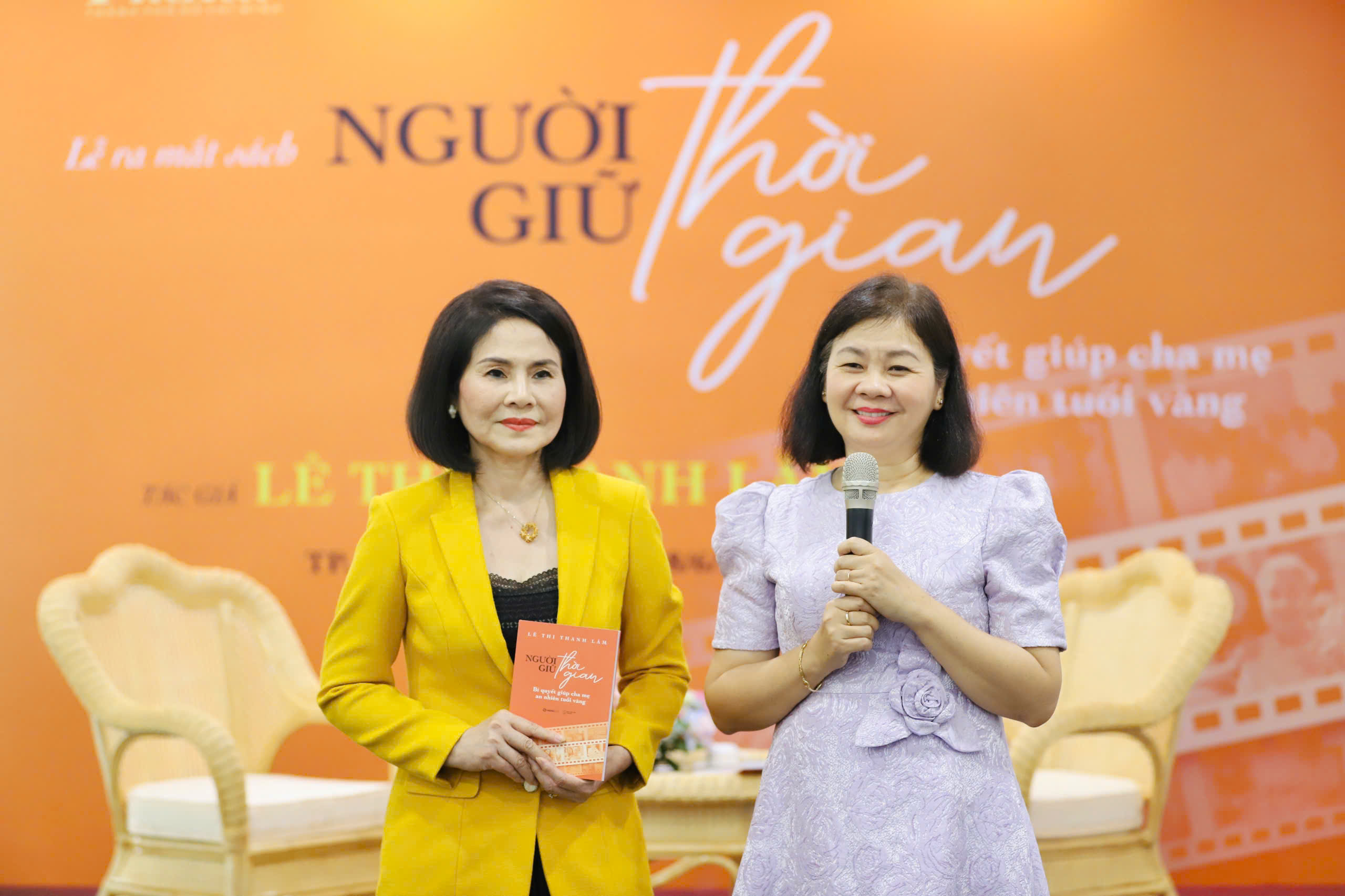 Những câu chuyện tình thân qua "Người giữ thời gian"- Ảnh 1.