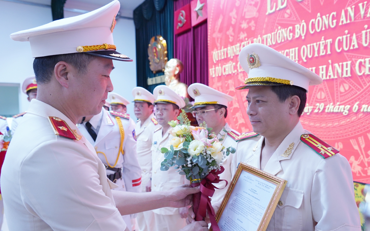Công an Thanh Hóa công bố quyết định của Bộ Công an về tổ chức, cán bộ