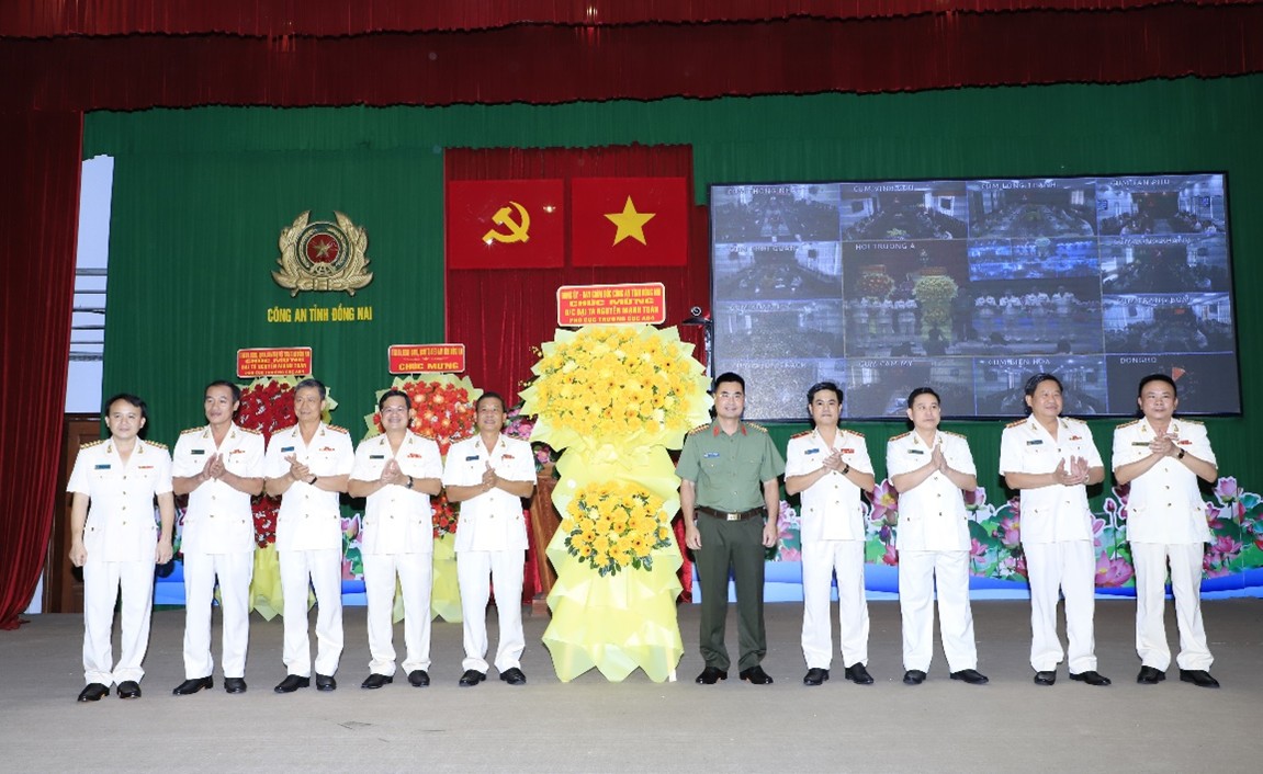 Công an tỉnh Đồng Nai mới có 1 giám đốc và 8 phó giám đốc - Ảnh 2.
