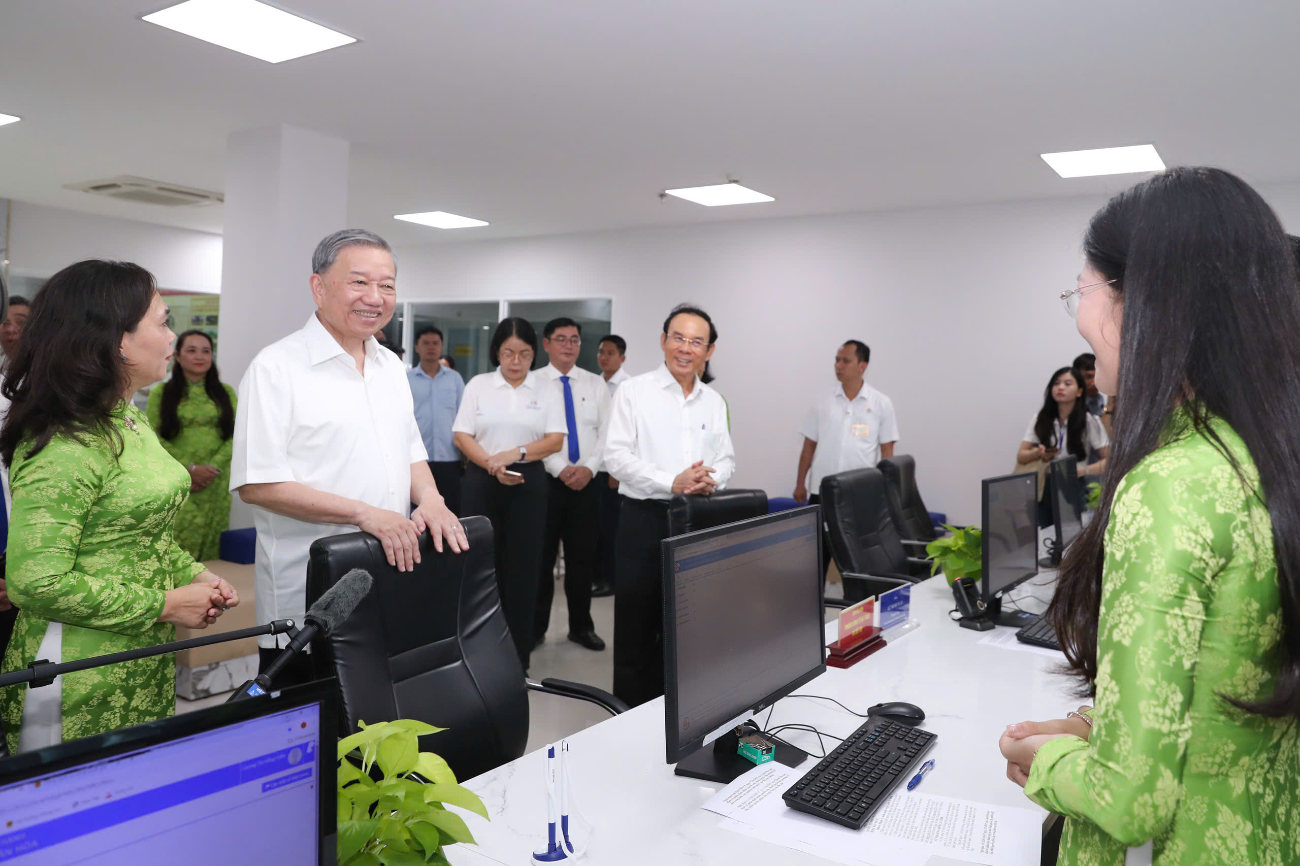 Chỉ đạo của Tổng B&iacute; thư T&ocirc; L&acirc;m trong buổi l&agrave;m việc tại TP HCM chiều nay- Ảnh 8.