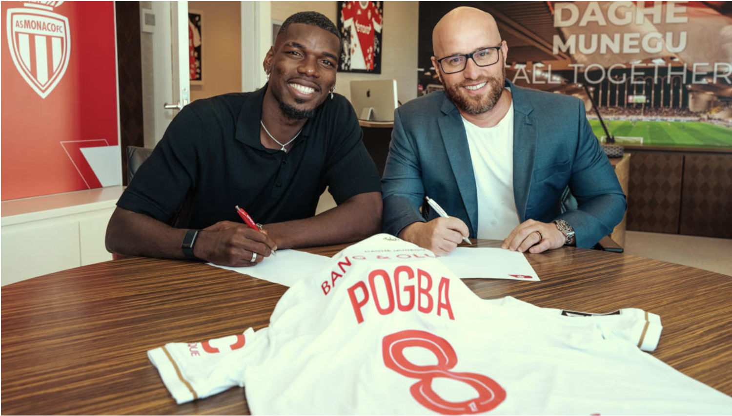 Paul Pogba rơi lệ trong ng&agrave;y k&yacute; hợp đồng với Monaco, ch&iacute;nh thức t&aacute;i xuất s&acirc;n cỏ - Ảnh 1.