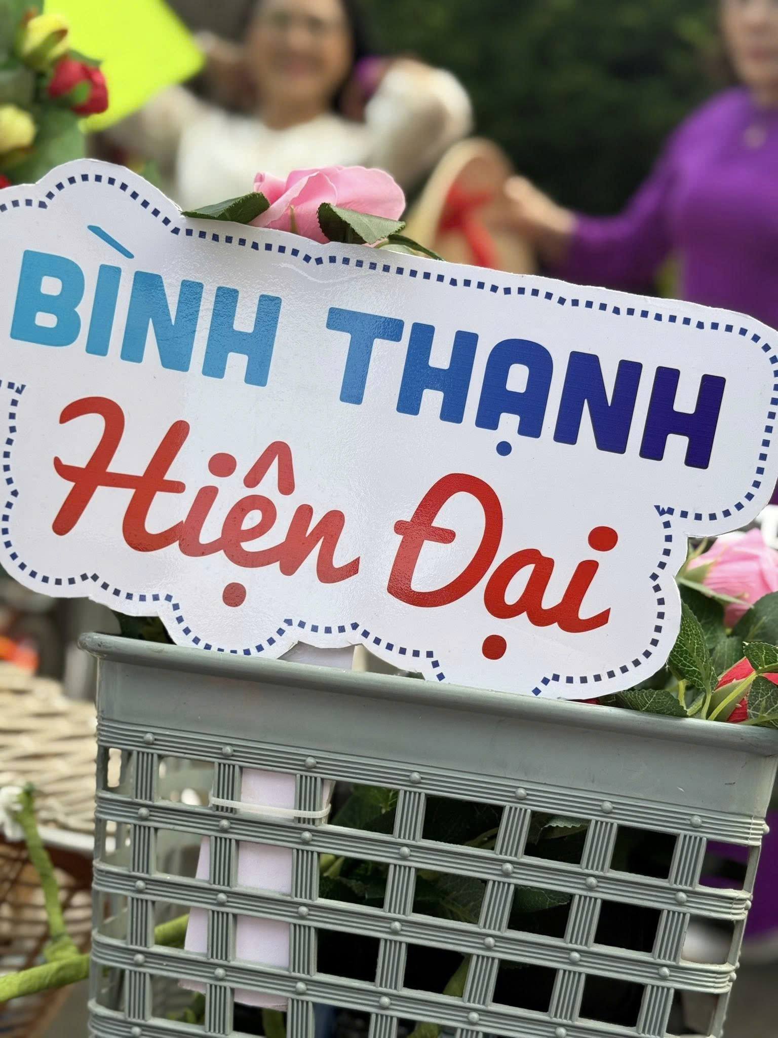 Người dân ở TP HCM phấn khởi đón chờ sự kiện trọng đại- Ảnh 13.