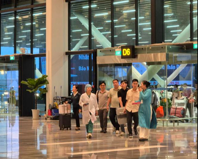 Ưu ti&ecirc;n tối đa chuyến bay mang tr&aacute;i tim từ TP HCM đến Huế- Ảnh 1.