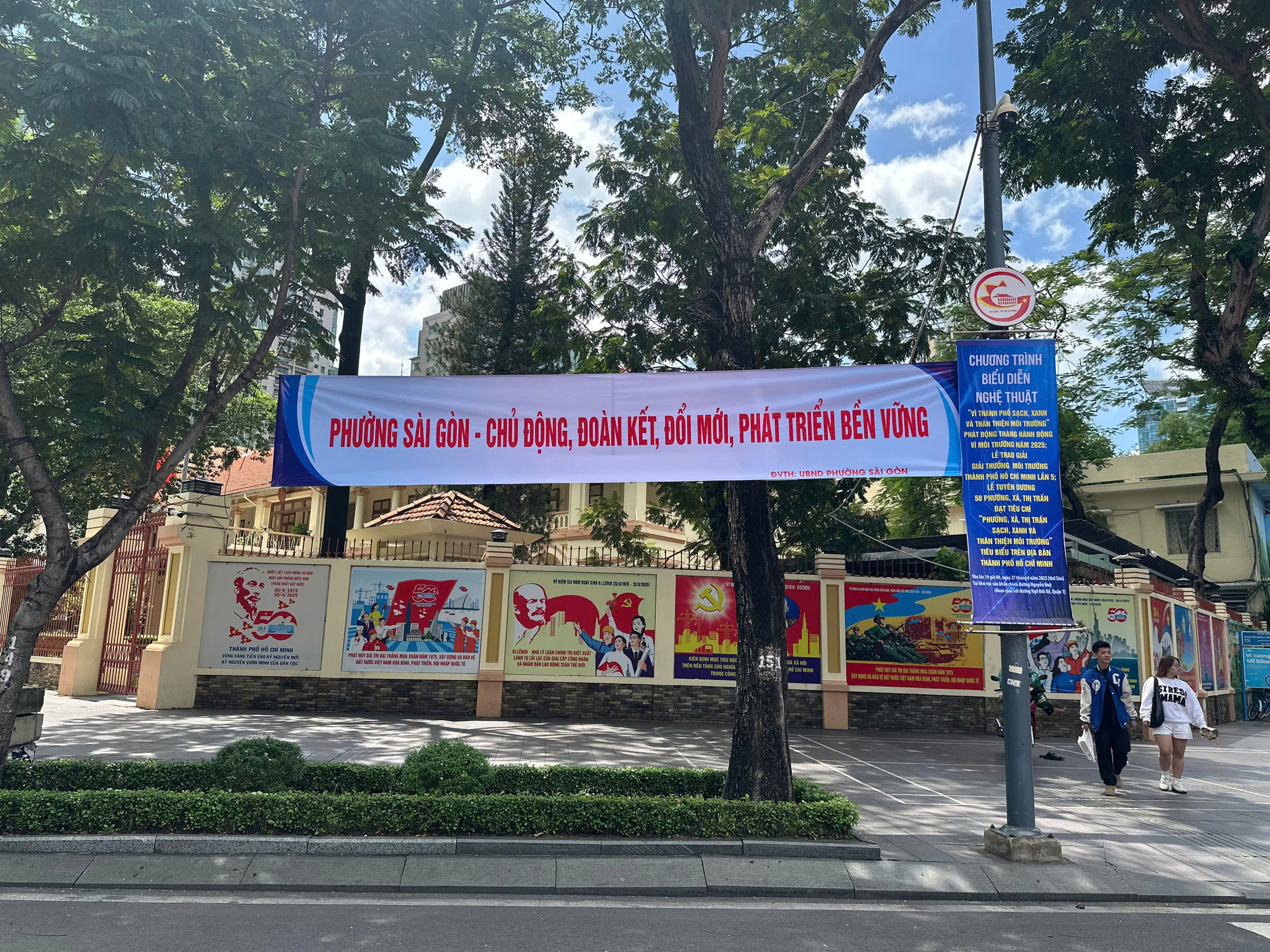 H&igrave;nh ảnh tươi tắn tại nhiều phường x&atilde; mới ở TP HCM s&aacute;ng nay- Ảnh 1.