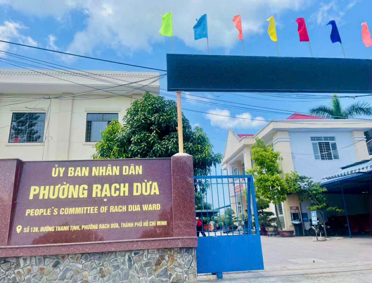 Hình ảnh khẩn trương, rộn ràng từ sáng đến trưa 29-6 tại các phường, xã ở Bà Rịa - Vũng Tàu - Ảnh 2.