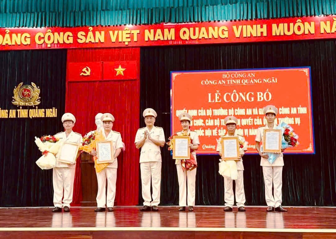 C&aacute;c Ph&oacute; Gi&aacute;m đốc C&ocirc;ng an tỉnh Quảng Ng&atilde;i sau s&aacute;p nhập gồm những ai?- Ảnh 1.