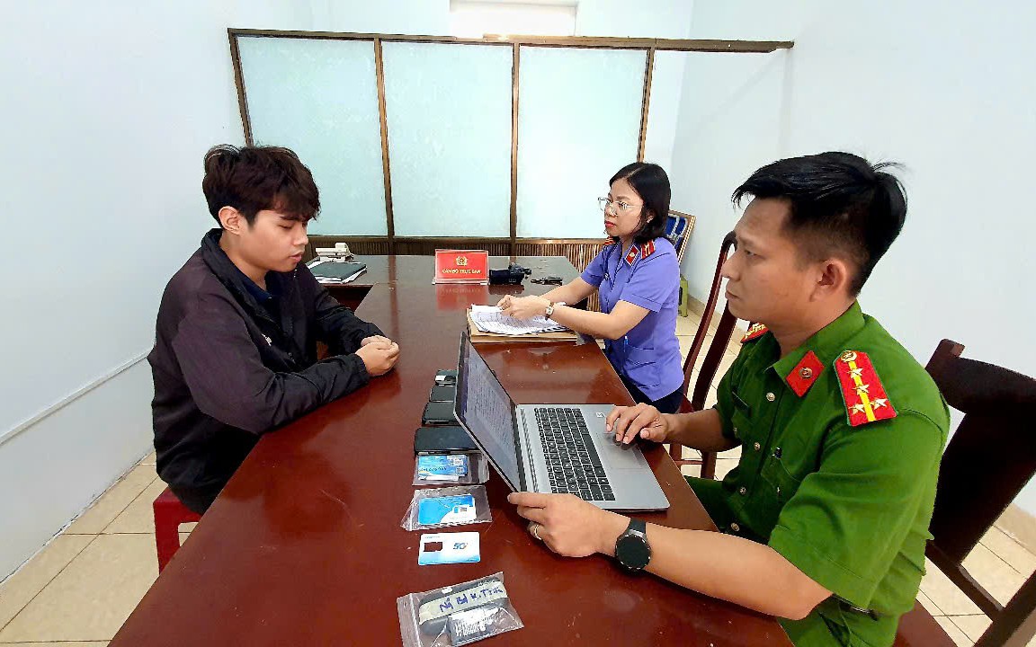 Thủ đoạn lừa đảo tinh vi của nam sinh viên năm 4