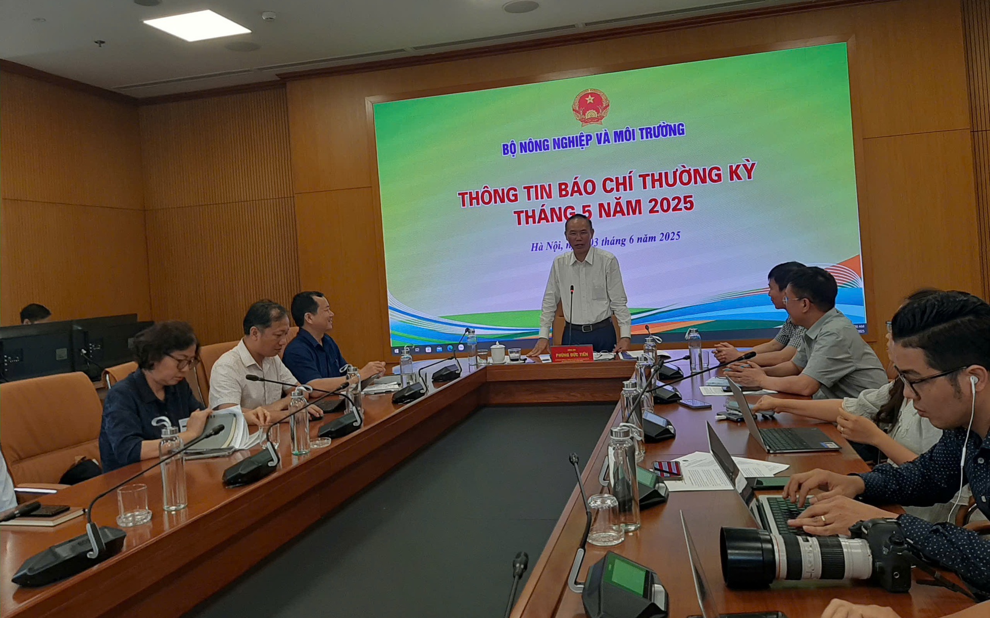 Vụ C.P. bị tố bán heo bệnh: Heo bị đóng dấu kiểm dịch sai, sẽ chuyển hồ sơ sang Bộ Công an