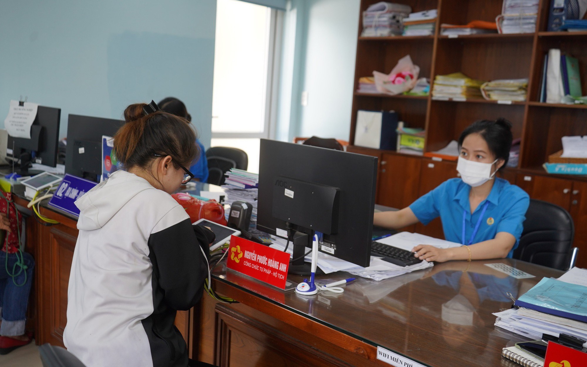 Cán bộ, công chức trẻ bị tinh giản, được nhận những chế độ nào?