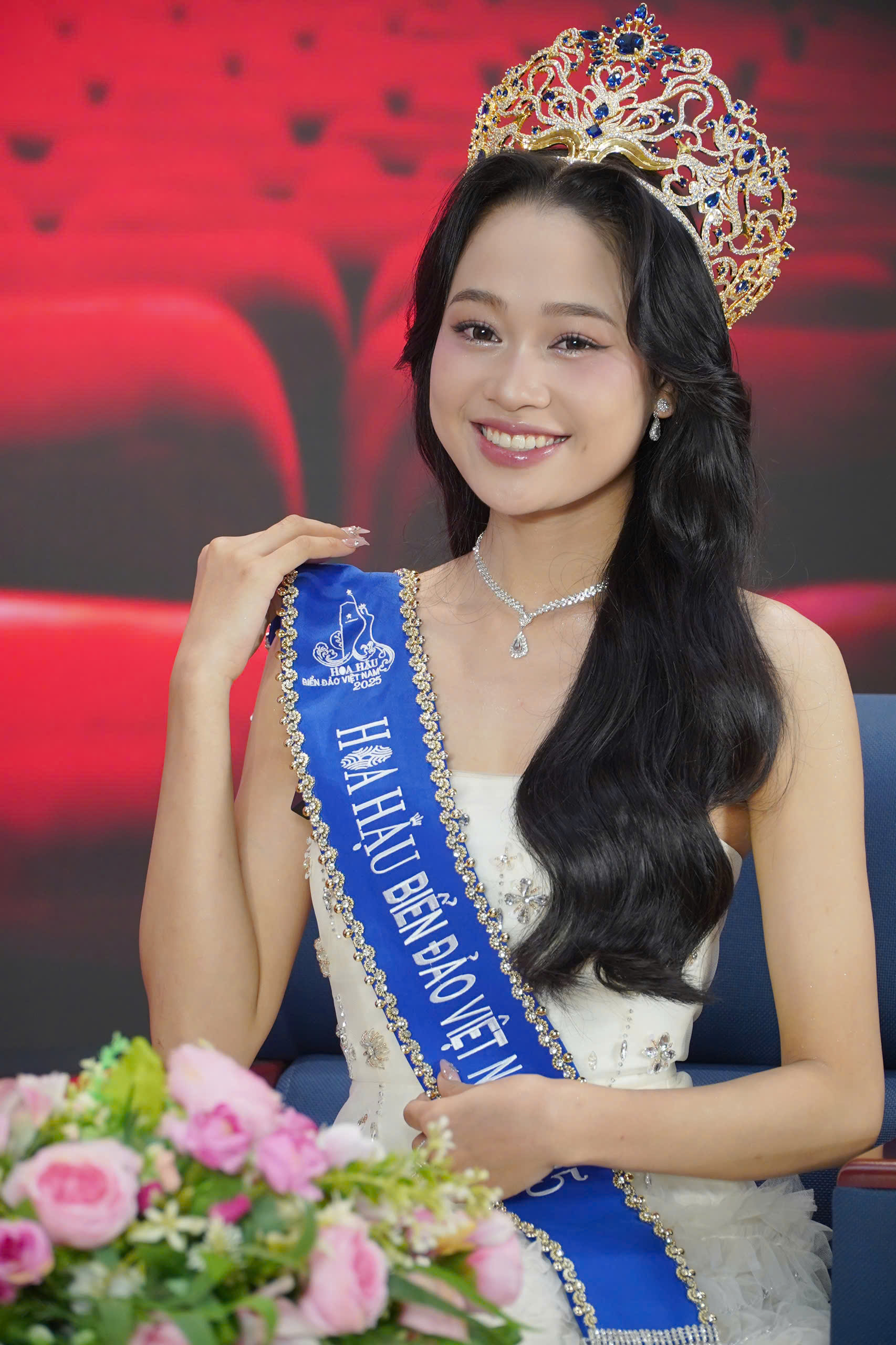 T&acirc;n hoa hậu biển đảo Việt Nam 2025 Nguyễn Thị Mỹ Linh:  T&ocirc;i thấy m&igrave;nh cũng đẹp   - Ảnh 1.